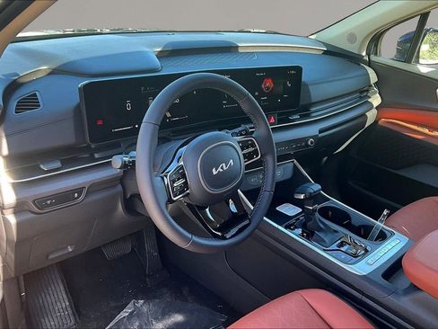 New 2026 Kia Carnival EX image 7