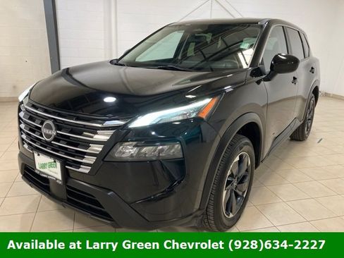 Used 2024 Nissan Rogue SV image 1