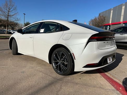 New 2026 Toyota Prius XLE image 8