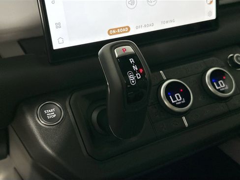 Certified 2025 Land Rover Defender 110 V8 image 15