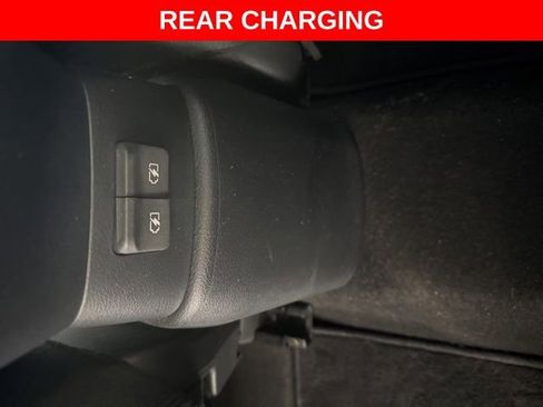 Certified 2022 Nissan Versa SR FWD image 18