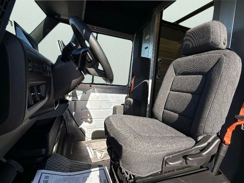 Used 2024 Chevrolet Brightdrop 600 w/ Battery Pack, Max Range AWD/4WD image 17