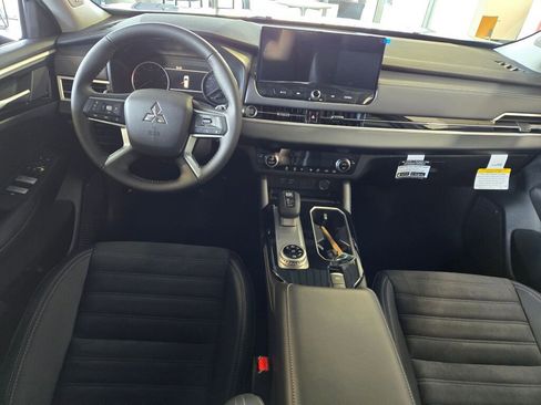 New 2025 Mitsubishi Outlander Trail Edition image 17