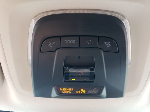 Used 2025 Toyota Corolla LE FWD image 22