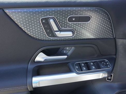 Certified 2025 Mercedes-Benz GLB 250 image 19