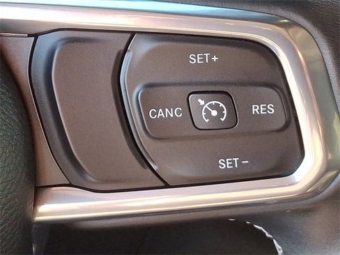 Used 2022 Jeep Wrangler Unlimited Sahara image 22