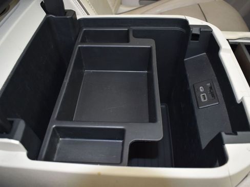 Used 2021 GMC Yukon Denali w/ Denali Premium Package image 30