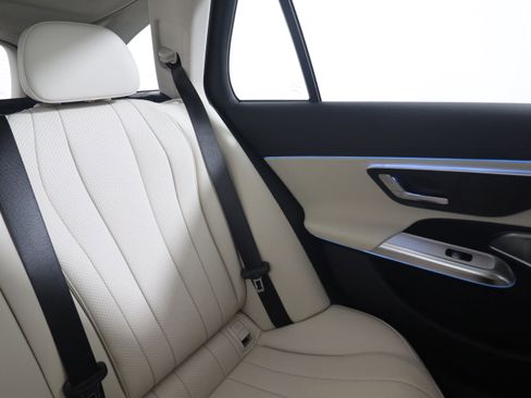 New 2026 Mercedes-Benz E 450 4MATIC All-Terrain Wagon image 15