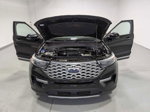 Used 2020 Ford Explorer Platinum w/ Premium Technology Package image 13