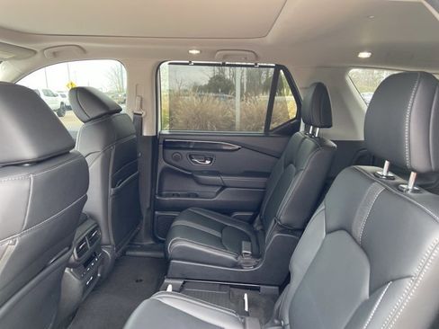 Used 2023 Honda Pilot Touring image 16