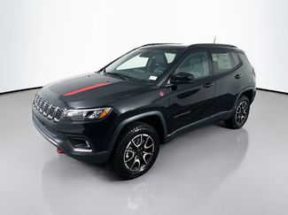 New 2026 Jeep Compass Trailhawk w/ Sun, Sound & Navigation Group AWD/4WD video 3