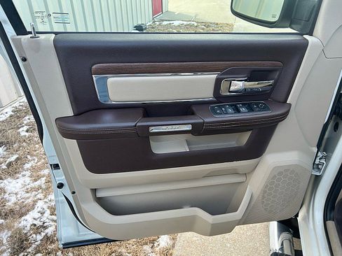 Used 2016 RAM 1500 Laramie w/ Convenience Group image 10