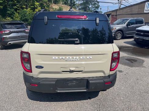Certified 2025 Ford Bronco Sport Outer Banks w/ Outer Banks Tech Package+ AWD/4WD image 3