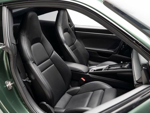 Used 2020 Porsche 911 Carrera 4S w/ Sport Package image 44