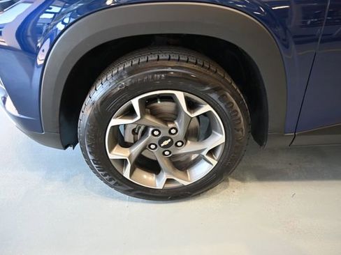 Used 2024 Chevrolet Trax LT w/ Driver Confidence Package FWD image 28