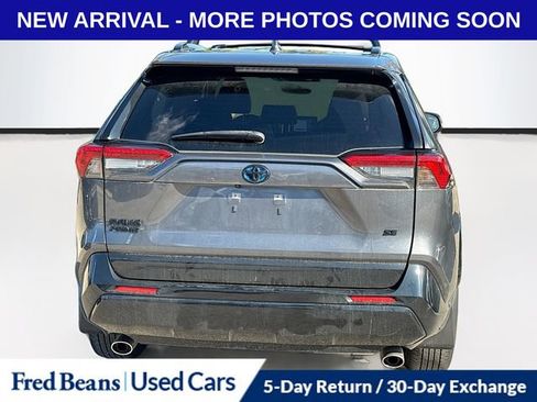 Used 2023 Toyota RAV4 SE w/ Weather & Moonroof Package image 7