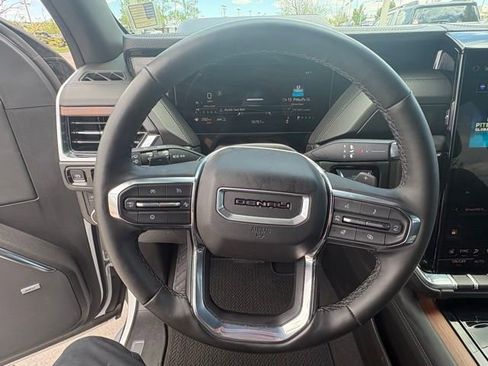 Used 2025 GMC Yukon Denali AWD/4WD image 13