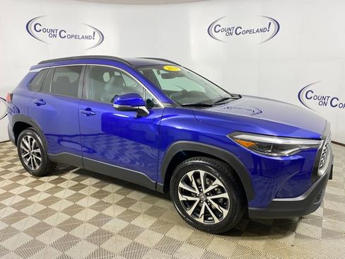 Used 2024 Toyota Corolla Cross XLE image 1