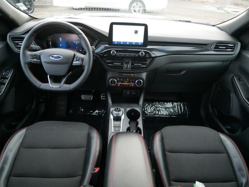 Certified 2024 Ford Escape ST-Line image 10