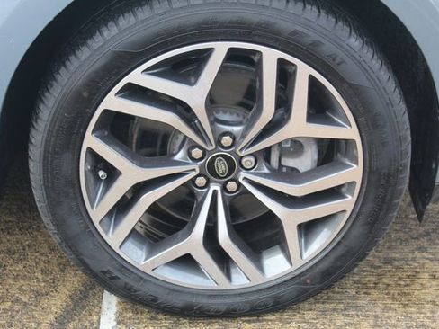 Used 2022 Land Rover Range Rover Evoque R-Dynamic S image 9