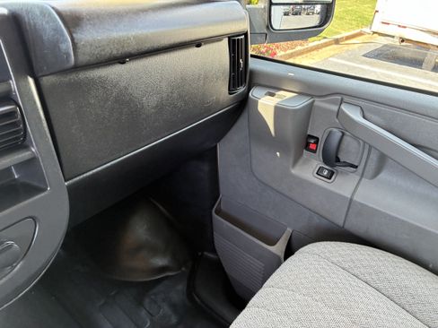 Used 2025 Chevrolet Express 3500 w/ Power Convenience Package RWD image 36