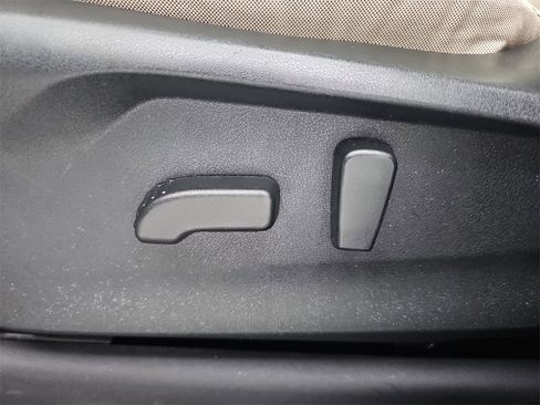 Used 2023 Subaru Ascent Premium w/ Convenience Package image 37