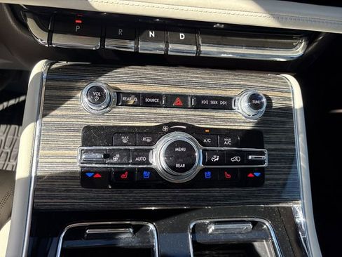 Used 2022 Lincoln Aviator Black Label w/ Dynamic Handling Package image 30