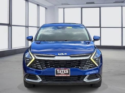 Used 2024 Kia Sportage EX FWD image 2