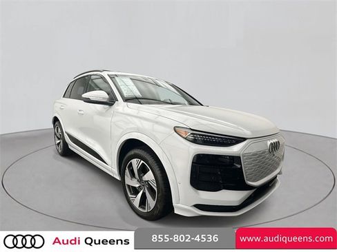 Used 2025 Audi Q6 e-tron Premium Plus image 5