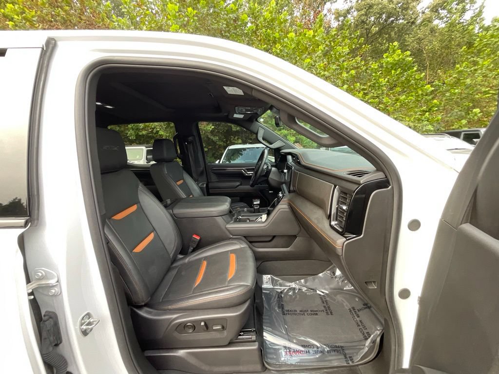 Used 2024 GMC Sierra 1500 AT4 w/ Technology Package AWD/4WD image 23