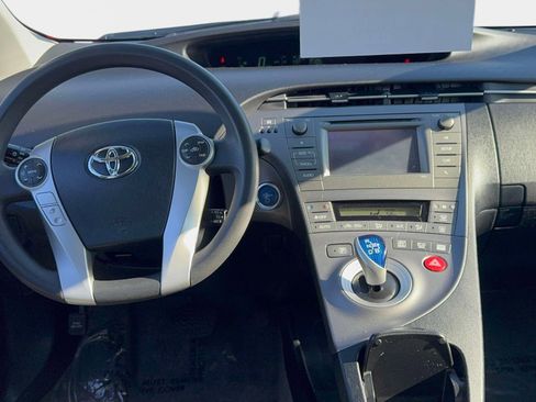 Used 2014 Toyota Prius Two image 11