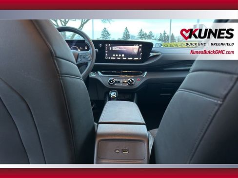 Used 2025 Buick Envista Preferred image 36