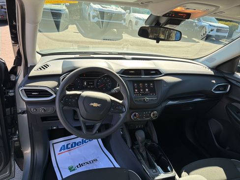 Used 2023 Chevrolet TrailBlazer LS image 24