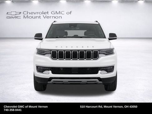 Used 2024 Jeep Wagoneer L Series II w/ Flexible Seating Group AWD/4WD image 5
