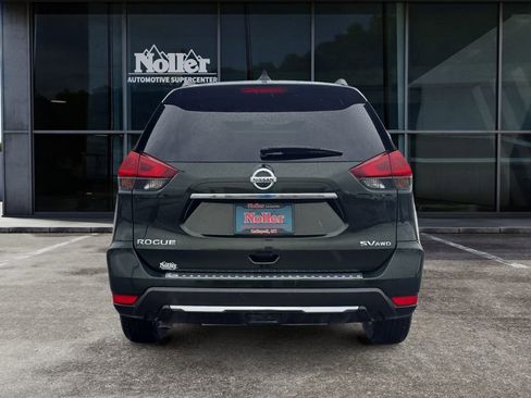 Used 2018 Nissan Rogue SV AWD/4WD image 4