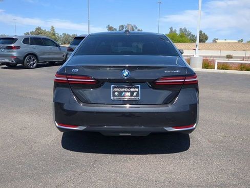 Used 2025 BMW i5 eDrive40i w/ Premium Package RWD image 7
