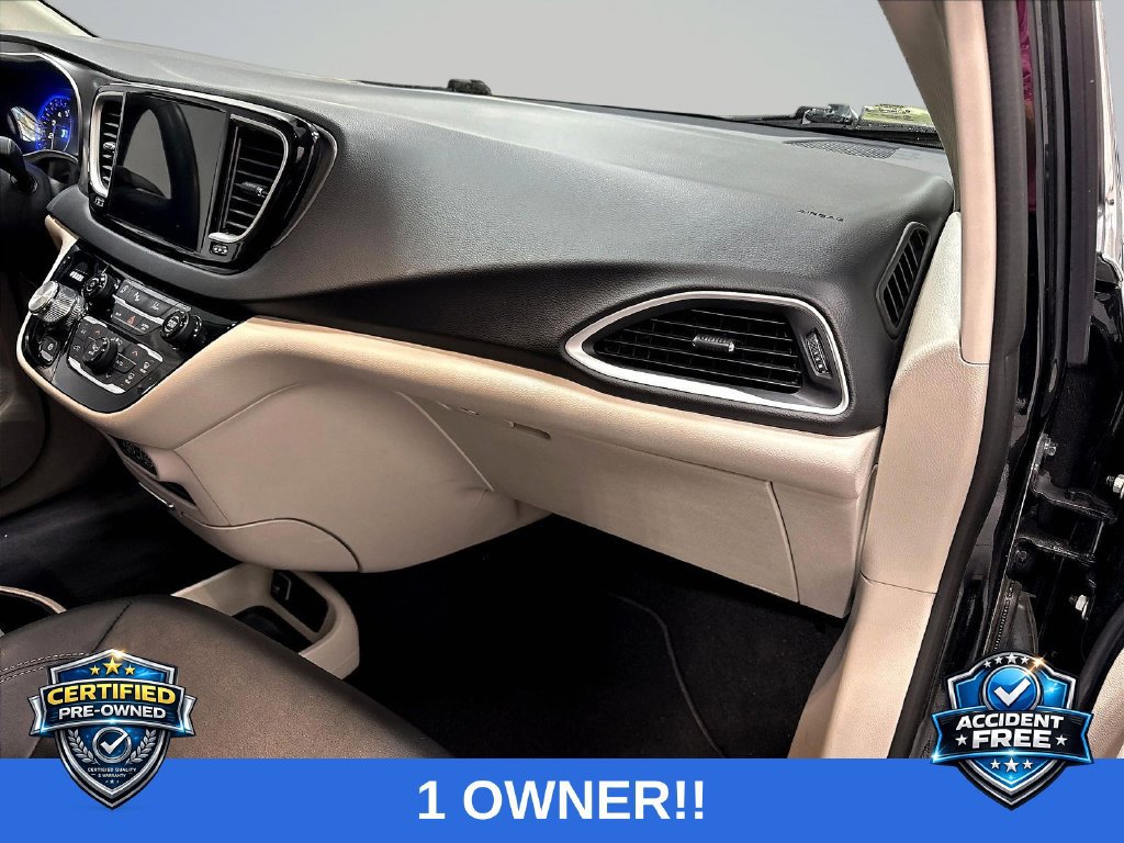 Used 2024 Chrysler Pacifica Touring-L FWD image 28
