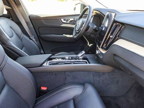 New 2026 Volvo XC60 B5 Ultra w/ Climate Package image 18