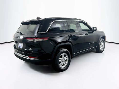 Used 2023 Jeep Grand Cherokee Laredo AWD/4WD image 5