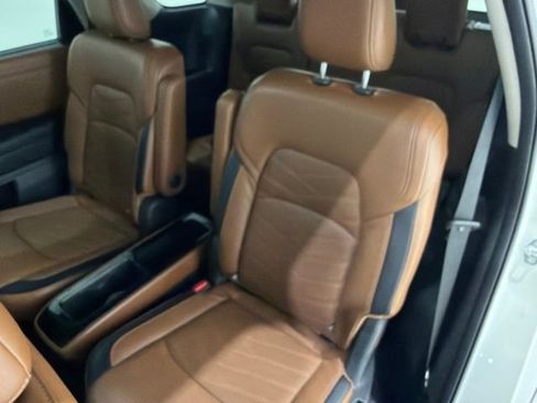 Used 2023 Nissan Pathfinder Platinum AWD/4WD image 16