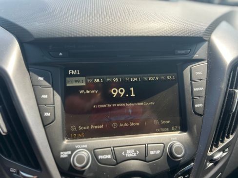 Used 2016 Hyundai Veloster Turbo image 28