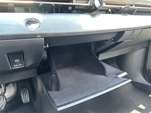 New 2025 Nissan Ariya Platinum image 22