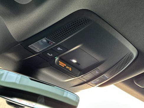 Used 2023 Porsche Taycan image 22