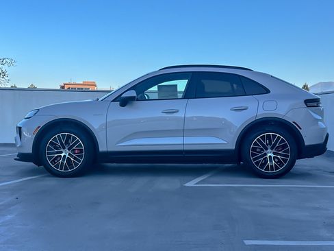 New 2025 Porsche Macan 4S Electric image 2