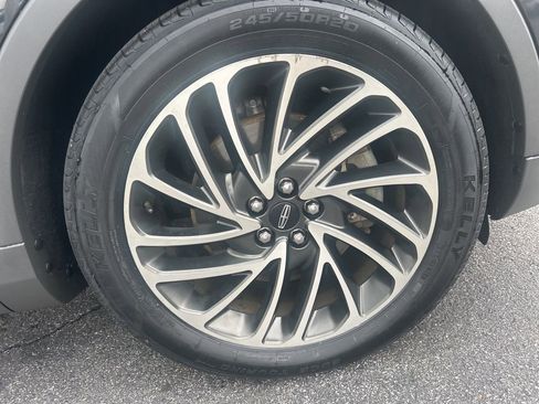 Used 2019 Lincoln Nautilus Reserve image 40