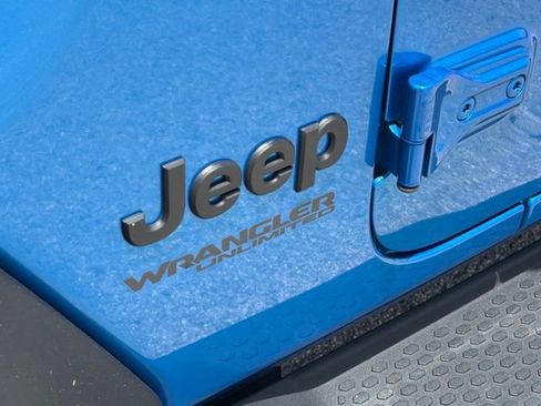 Used 2022 Jeep Wrangler Unlimited Sport AWD/4WD image 12