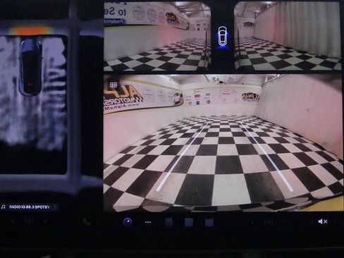 Used 2024 Tesla Model Y 2WD image 11