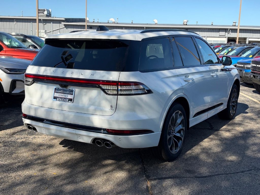 New 2027 Lincoln Aviator AWD image 5