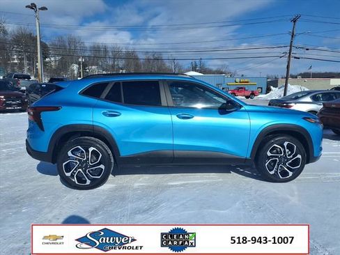 Used 2025 Chevrolet Trax RS w/ Sunroof Package image 8