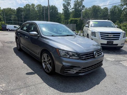 Used 2016 Volkswagen Passat 1.8T R-Line FWD image 3